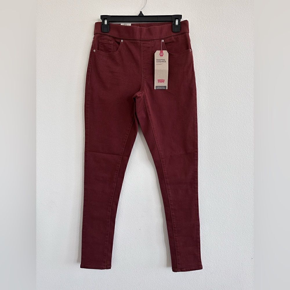 NWT Levi’s Shaping Leggings Mid Rise Supper Skinny Legs Size W26